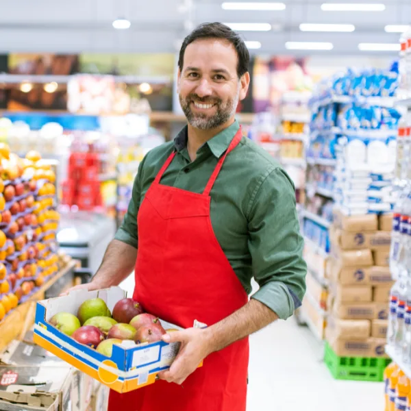 Comprando comida en un supermercado con sistecredito